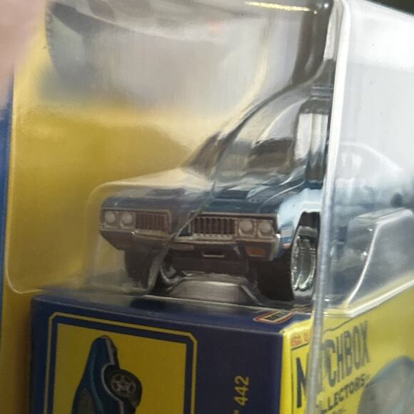 Matchbox 1970 Oldsmobile 442 (2024 Collectors Series #6/20 - Picture 4 of 8